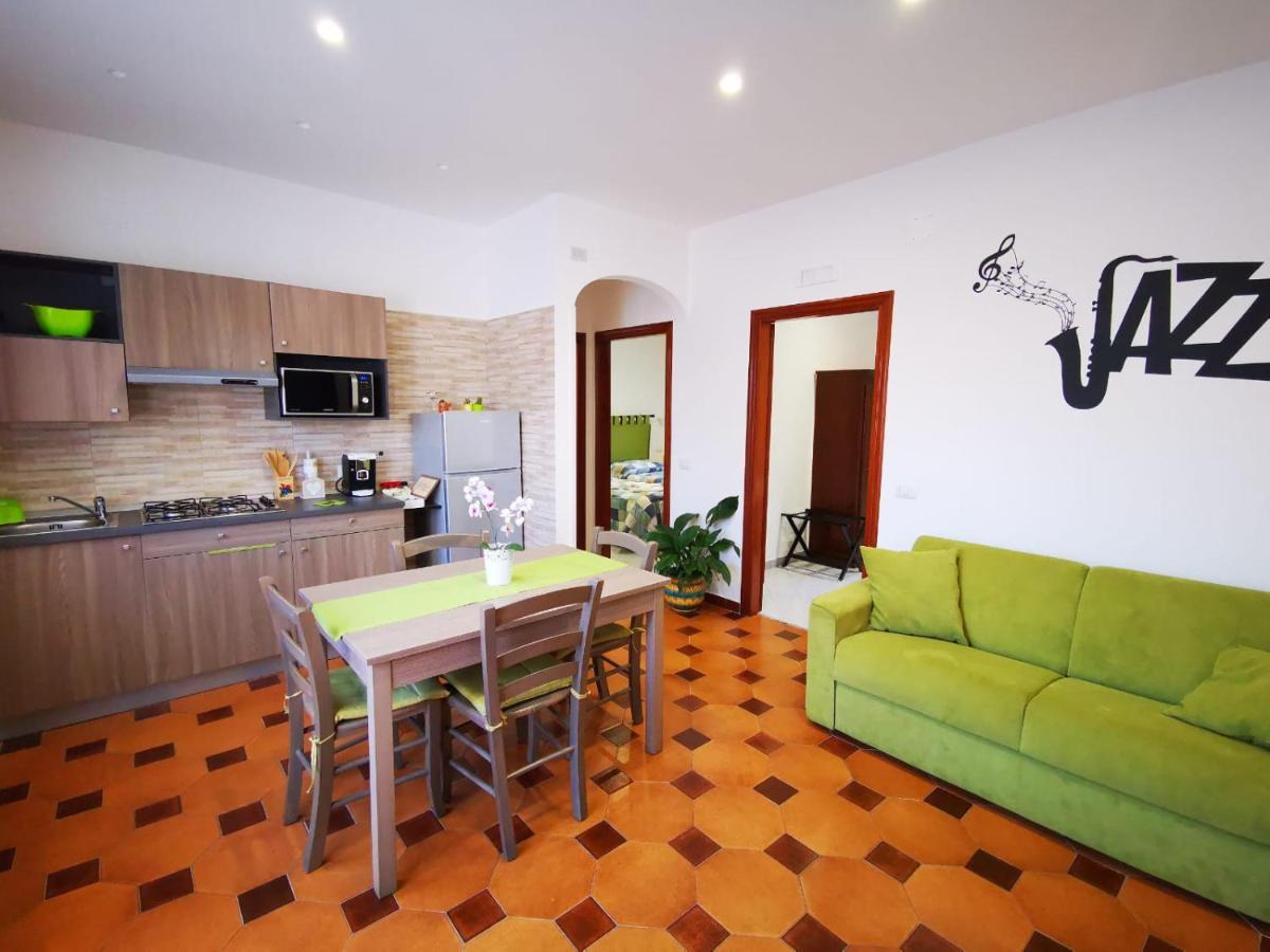 Jazz & Blues Apartments Near " Sentiero Degli Dei " อาเจโรลา ภายนอก รูปภาพ