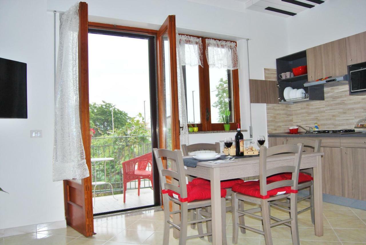 Jazz & Blues Apartments Near " Sentiero Degli Dei " อาเจโรลา ภายนอก รูปภาพ