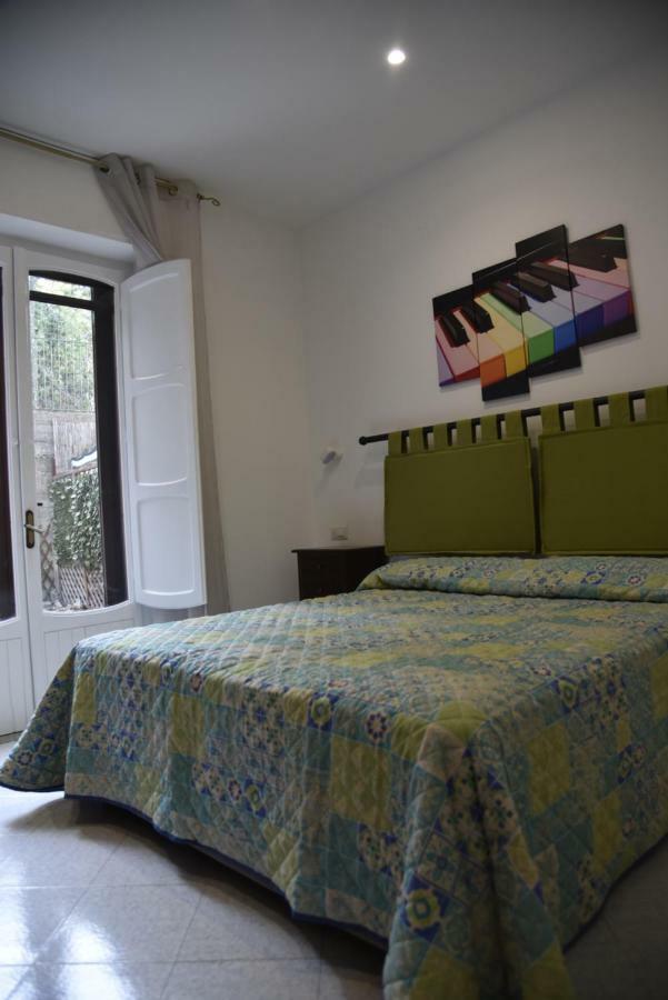 Jazz & Blues Apartments Near " Sentiero Degli Dei " อาเจโรลา ภายนอก รูปภาพ