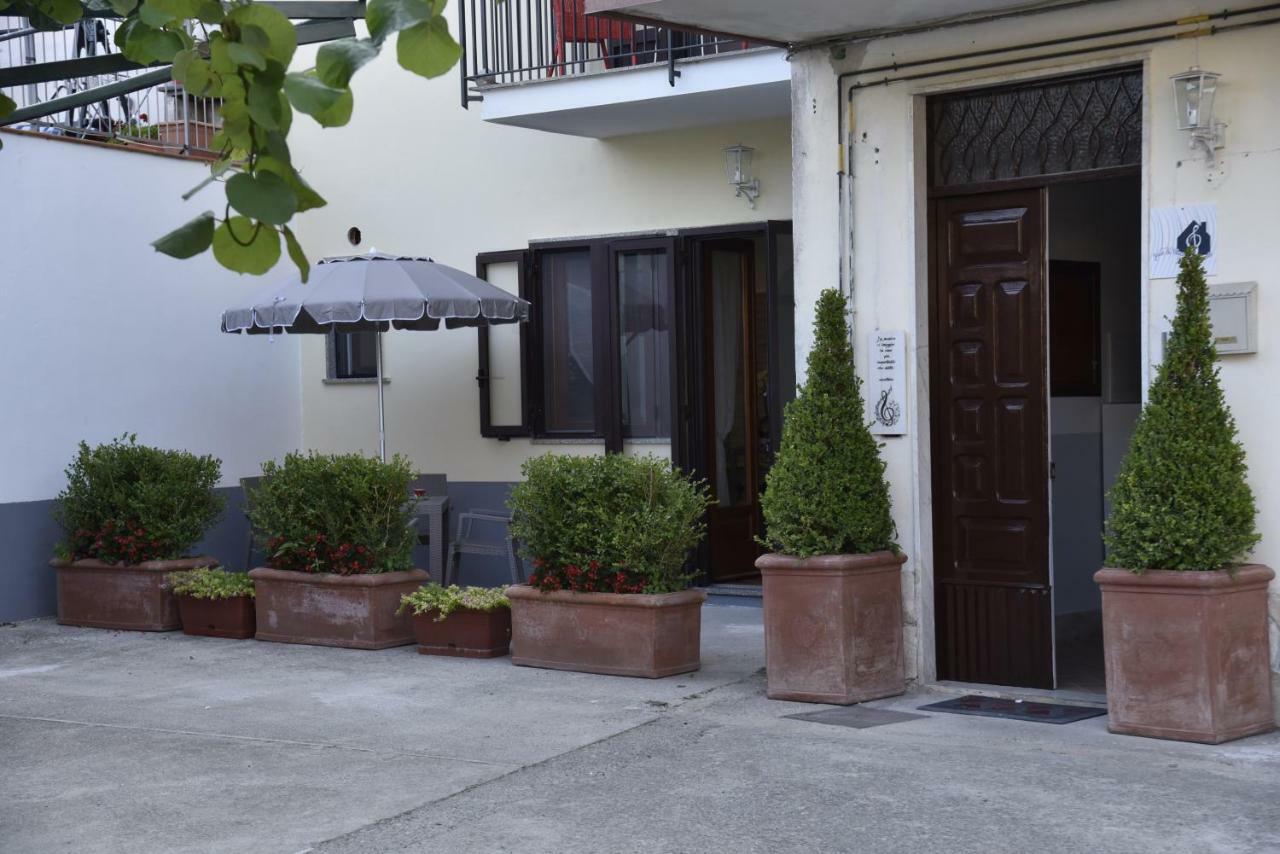 Jazz & Blues Apartments Near " Sentiero Degli Dei " อาเจโรลา ภายนอก รูปภาพ